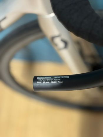 Used Scott Addict RC 10 2023 2023 Road & Gravel, Light Gray — image 16 of 16