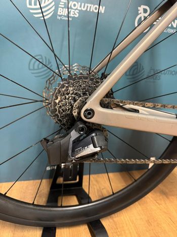 Used Scott Addict RC 10 2023 2023 Road & Gravel, Light Gray — image 3 of 16