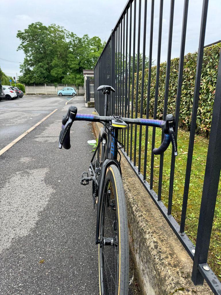 Used Giant TCR Advanced Pro 0 Disc 2021 2021 Road & Gravel — image 7 of 8