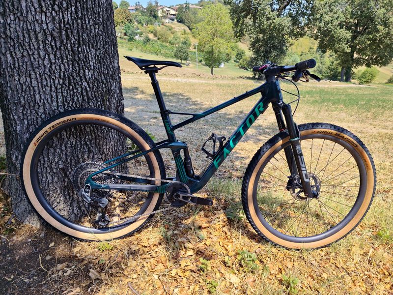 Used Factor Lando XC DOWN COUTRY SRAM XO-ROCK SHOX 2025 2025 MTB