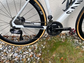 Used Canyon Inflite CF SLX 8 Di2 2025 2025 Road & Gravel, White — image 3 of 4