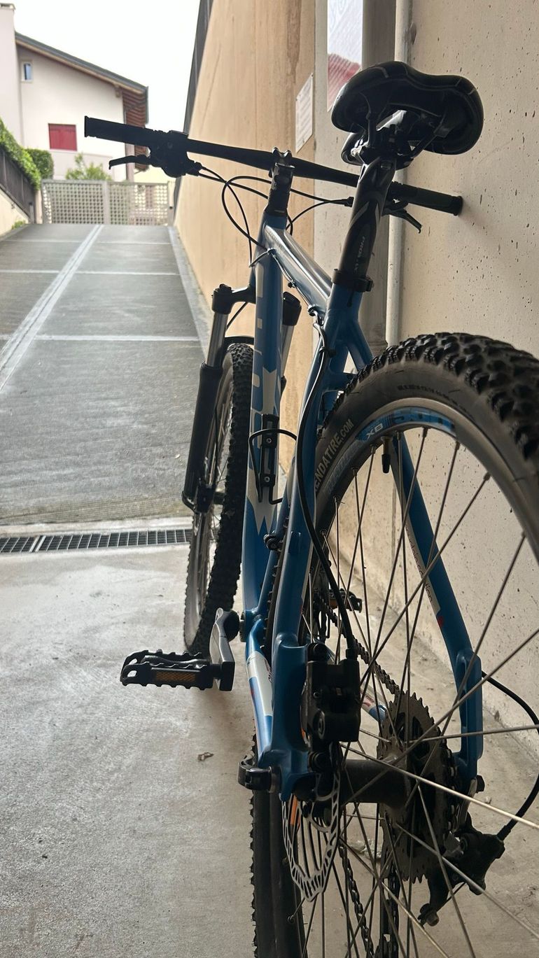 Used Wilier Wilier Custom Shimano Alivio 2017 Mountainbike, Azul — image 2 of 7