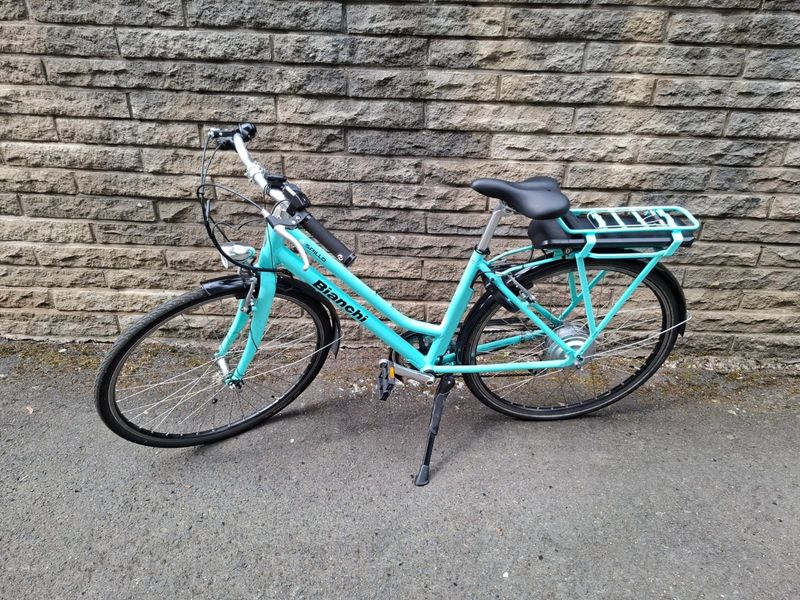 Brugt Bianchi E-Spillo Shimano Altus 2023 Urban & Touring