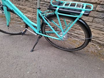 Gebrauchtes Bianchi E-Spillo Shimano Altus 2023 Urban, Grün — Bild 3 von 7