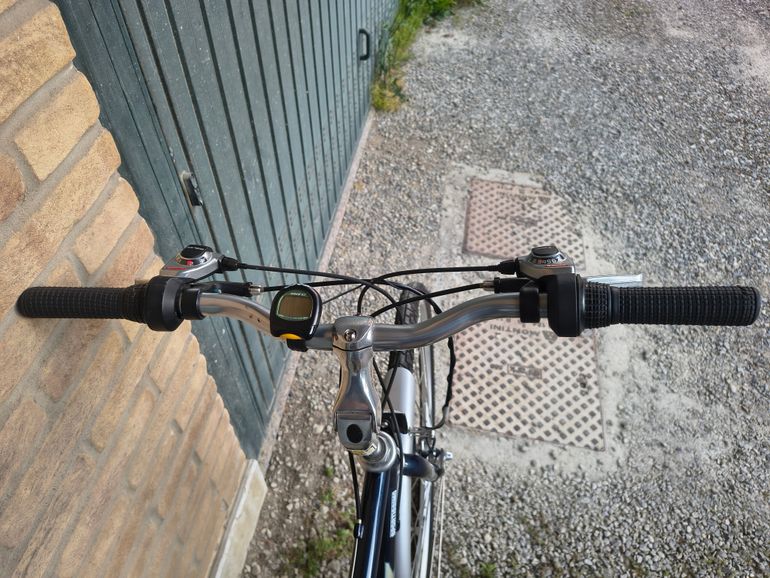 Used Trek T700 Shimano Nexus Hub Gear 2010 Urban, Blue — image 8 of 13