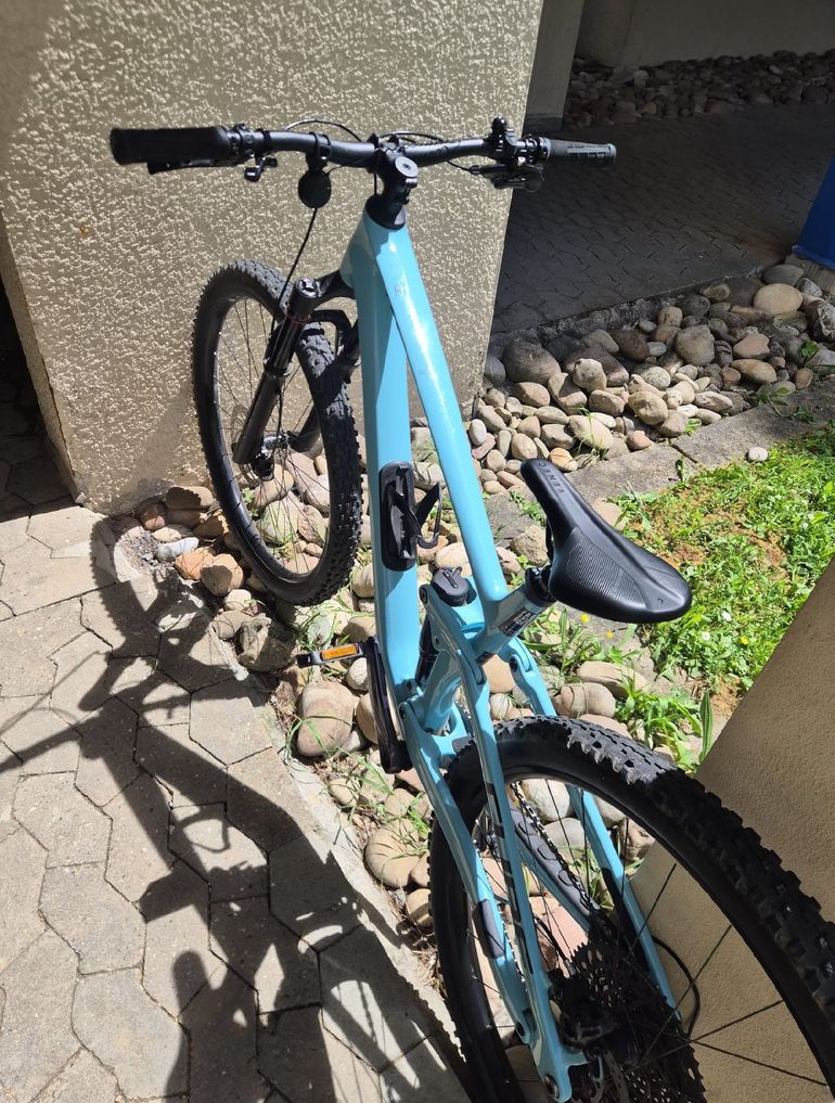 Used CUBE STEREO ONE44 C:62 PRO 2024 2024 Mountainbike, Azul — image 7 of 7