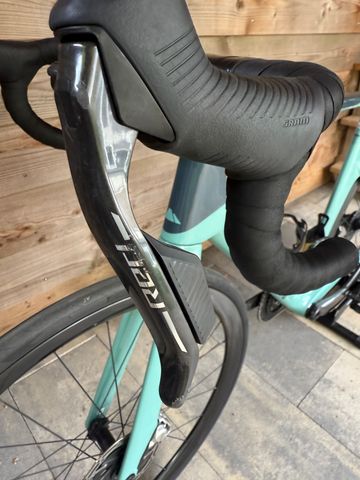 Canyon Aeroad CF SLX 7 2022 2022 Road & Gravel usato, Verde — immagine 7 di 7