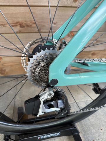 Canyon Aeroad CF SLX 7 2022 2022 Road & Gravel usato, Verde — immagine 3 di 7