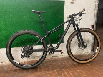 Used Canyon Lux CF SLX 9 2021 2021 Mountainbike — image 2 of 4