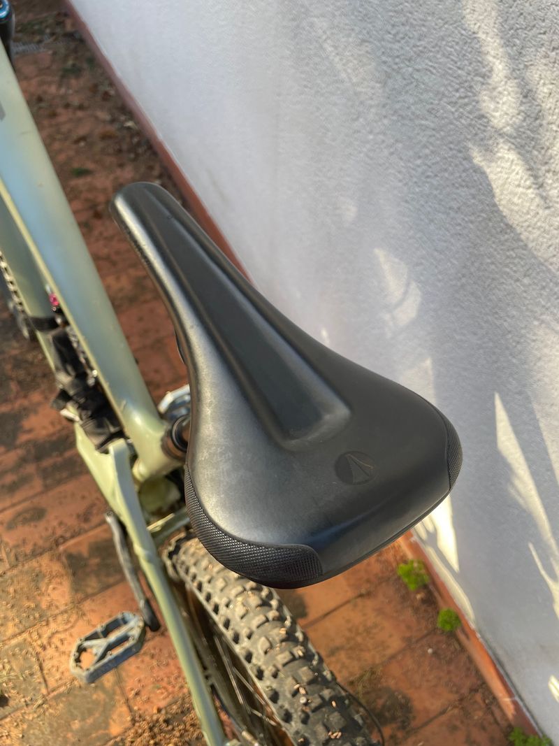 Käytetty YT Industries Decoy CORE 3 MX 2022 2022 Mountainbike — kuva 13 / 15