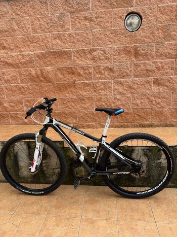 Used FRW FRW Custom Shimano Deore XT 2020 Mountainbike, Negro — image 2 of 5
