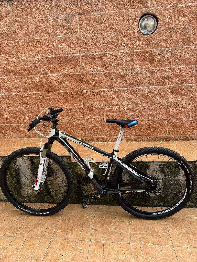 Used FRW FRW Custom Shimano Deore XT 2020 Mountainbike, Negro — image 2 of 5