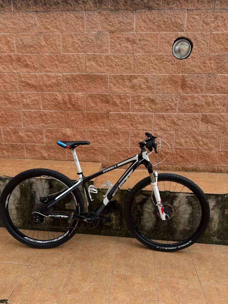 Used FRW FRW Custom Shimano Deore XT 2020 Mountainbike, Negro — image 1 of 5
