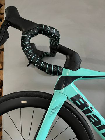 Bianchi Oltre Comp 105 Di2 2025 2025 Road & Gravel usato, Blu — immagine 5 di 11