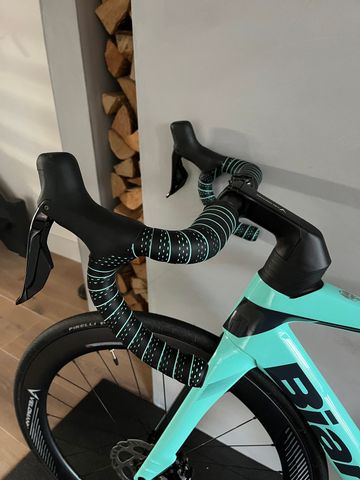 Bianchi Oltre Comp 105 Di2 2025 2025 Road & Gravel usato, Blu — immagine 8 di 11