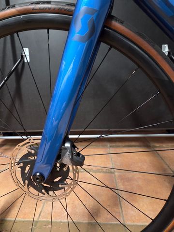 Scott Addict RC 20 2021 2021 Road & Gravel usato, Blu — immagine 7 di 13