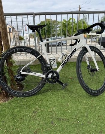 Berria, BELADOR SRAM Force eTap AXS