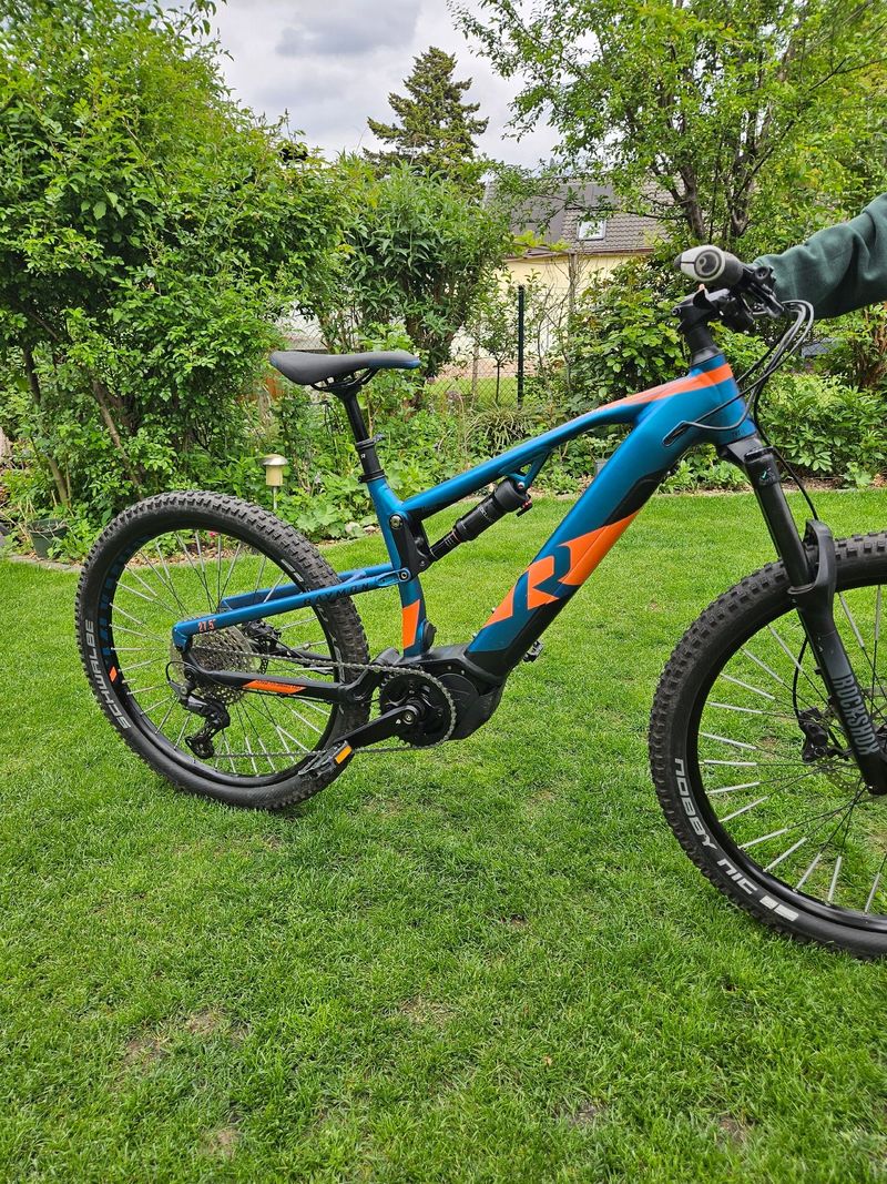Used R RAYMON FullRay E-Seven 7.0 2021 2021 Mountainbike, Blue, 27.5 — image 1 of 37