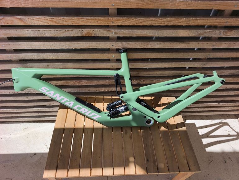 Used Santa Cruz 5010 Frame / Carbon CC 2024 Frameset 2024 Mountainbike, Green, 29, 27.5 — image 2 of 10