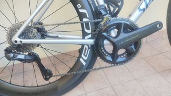 Used Specialized Tarmac SL8 Pro 2024 2024 Road & Gravel, White — image 9 of 14