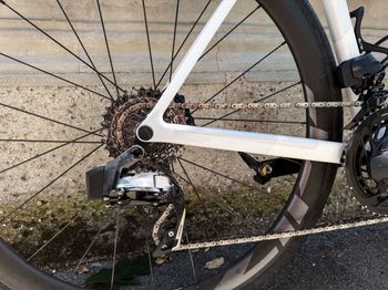 Used Canyon Ultimate CF SLX 8 AXS 2025 2025 Road & Gravel, White — image 10 of 23