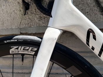 Used Canyon Ultimate CF SLX 8 AXS 2025 2025 Road & Gravel, White — image 19 of 23