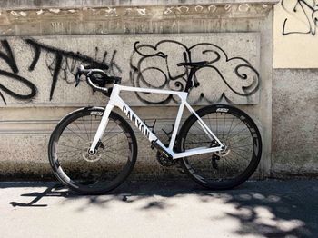 Used Canyon Ultimate CF SLX 8 AXS 2025 2025 Road & Gravel, White — image 17 of 23