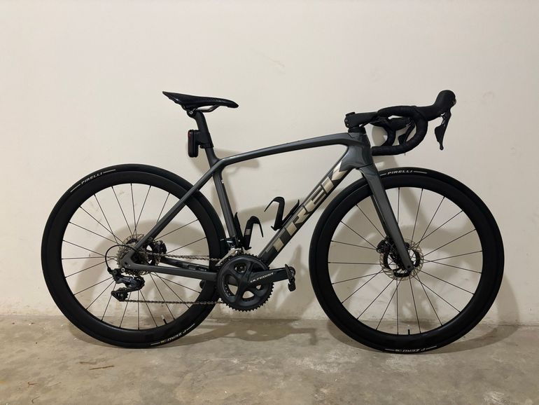 Used Trek Émonda SL 6 Disc 2021 2021 Road & Gravel, Black — image 1 of 8