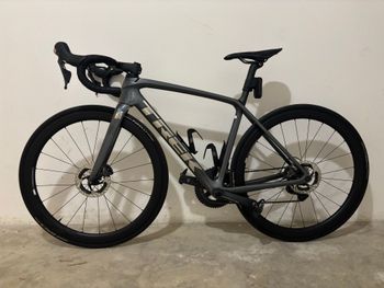 Used Trek Émonda SL 6 Disc 2021 2021 Road & Gravel, Black — image 2 of 8