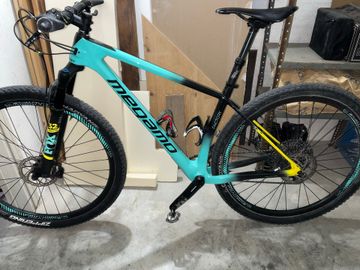 Použité Megamo FACTORY Elite 05 2021 2021 Mountainbike — obrázek 2 z 3