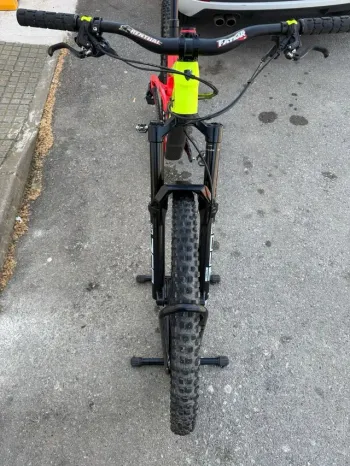 Used Trek Slash 9.8 GX Gen 5 2022 2022 Mountainbike, Red, 29 — image 5 of 6