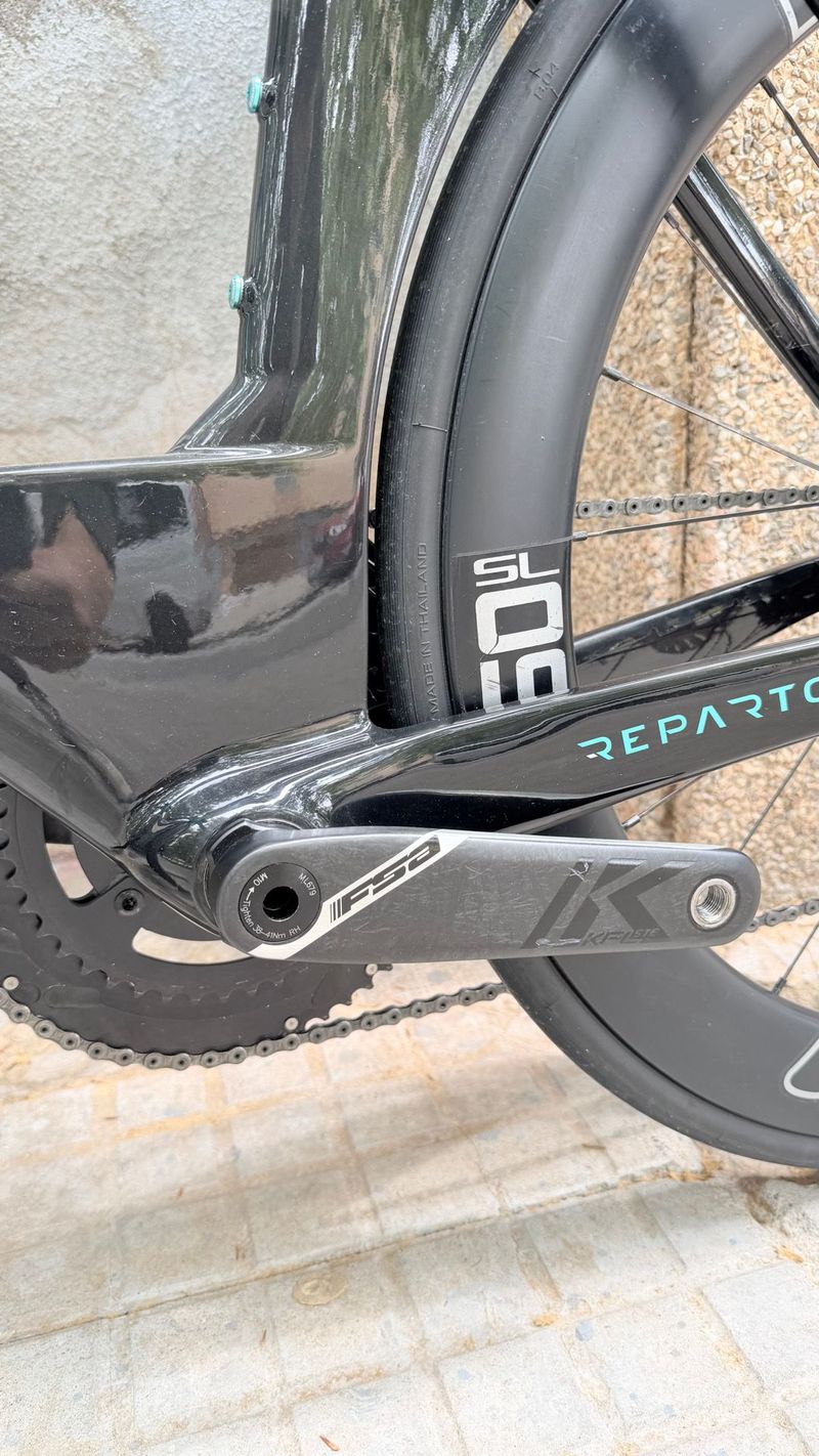 Used Bianchi Aquila Shimano Dura Ace Di2 2025 Road & Gravel, Green — image 8 of 9