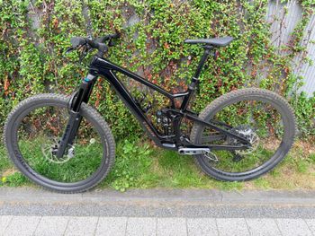 Used Trek Fuel EX 9.8 GX AXS T-Type Gen 6 2024 2024 Mountainbike, Black, 27.5, 29 — image 2 of 14