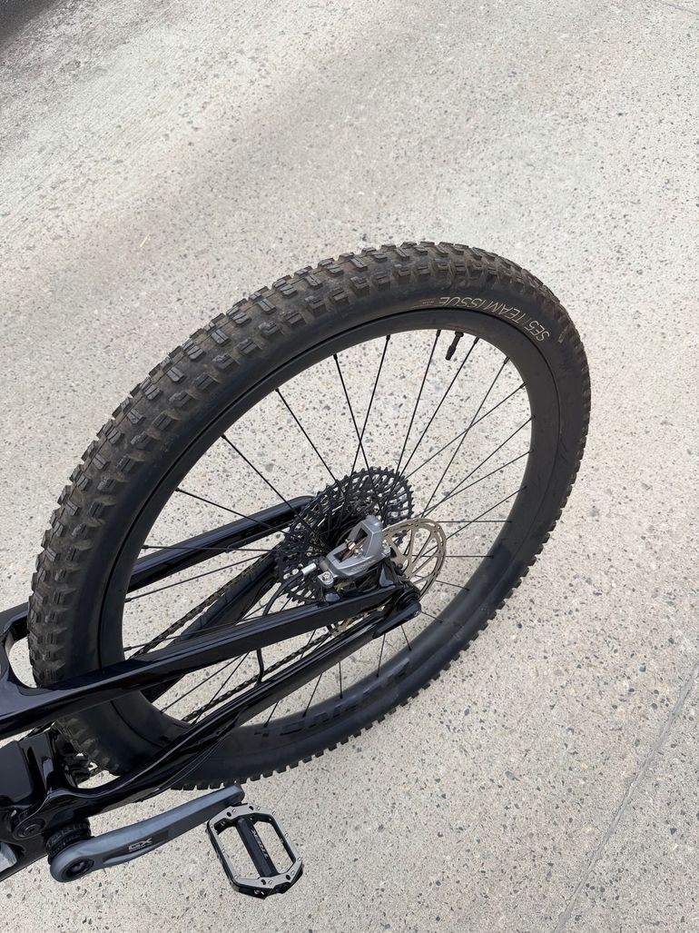 Used Trek Fuel EX 9.8 GX AXS T-Type Gen 6 2024 2024 Mountainbike, Black, 27.5, 29 — image 7 of 14