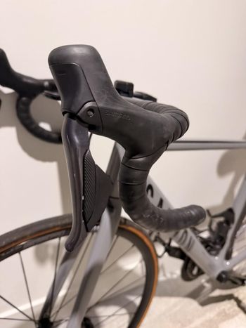 Used Canyon Ultimate CF SL 8 Disc Di2 2022 2022 Road & Gravel, Light Gray — image 2 of 9