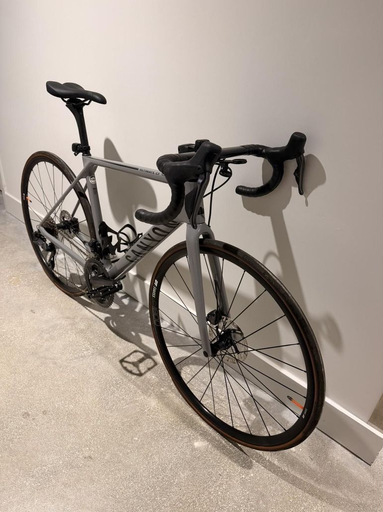 Used Canyon Ultimate CF SL 8 Disc Di2 2022 2022 Road & Gravel, Light Gray — image 1 of 9