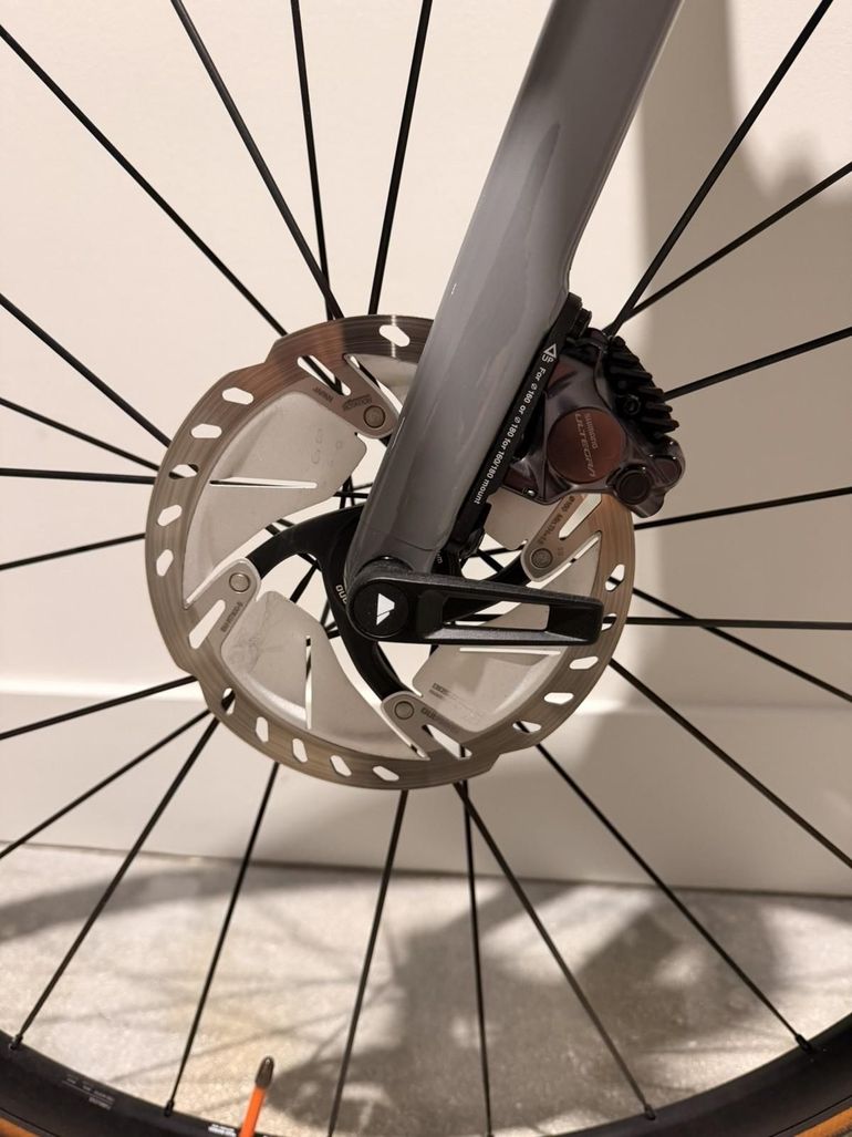 Used Canyon Ultimate CF SL 8 Disc Di2 2022 2022 Road & Gravel, Light Gray — image 7 of 12
