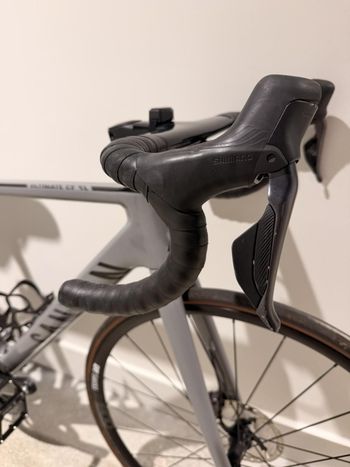 Used Canyon Ultimate CF SL 8 Disc Di2 2022 2022 Road & Gravel, Light Gray — image 11 of 12