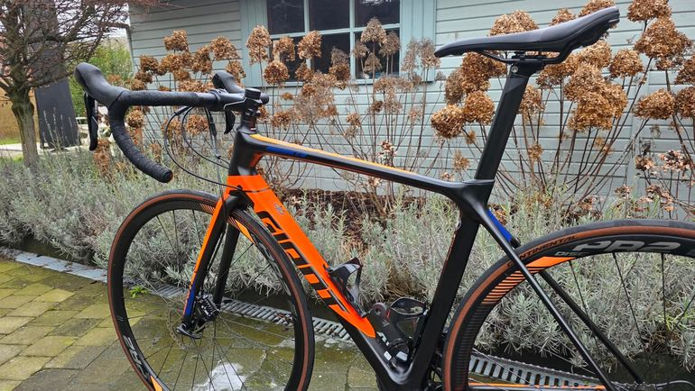 Used Giant TCR Advanced 1 Disc-KOM 2018 2018 Road & Gravel — image 14 of 16