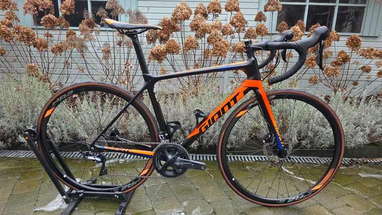 Used Giant TCR Advanced 1 Disc-KOM 2018 2018 Road & Gravel — image 1 of 16