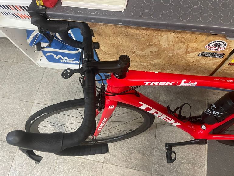 Used Trek Emonda Shimano Dura Ace 2018 Road & Gravel, Red — image 4 of 5