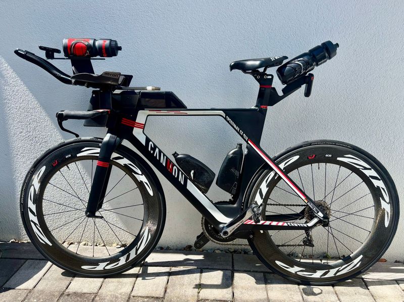 Canyon Speedmax CF SLX 9.0 2018 2018 Road & Gravel d'occasion — image 1 sur 8