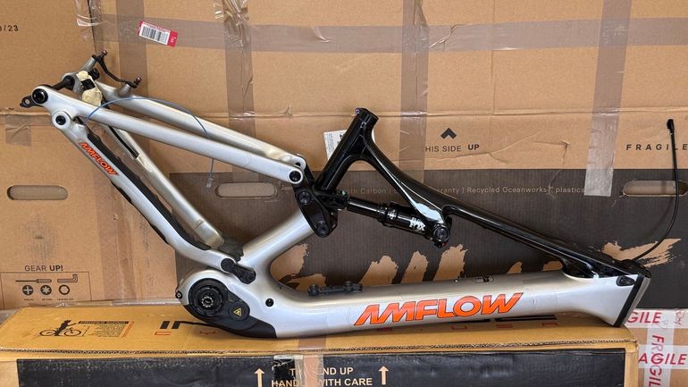 Used Amflow PL Carbon (800Wh) 2025 Frameset 2025 Mountainbike — image 1 of 13