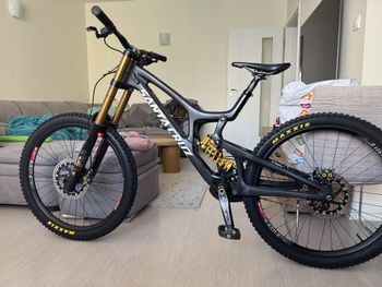 Used Santa Cruz V10 CC 2018 2018 Mountainbike, Black — image 11 of 12