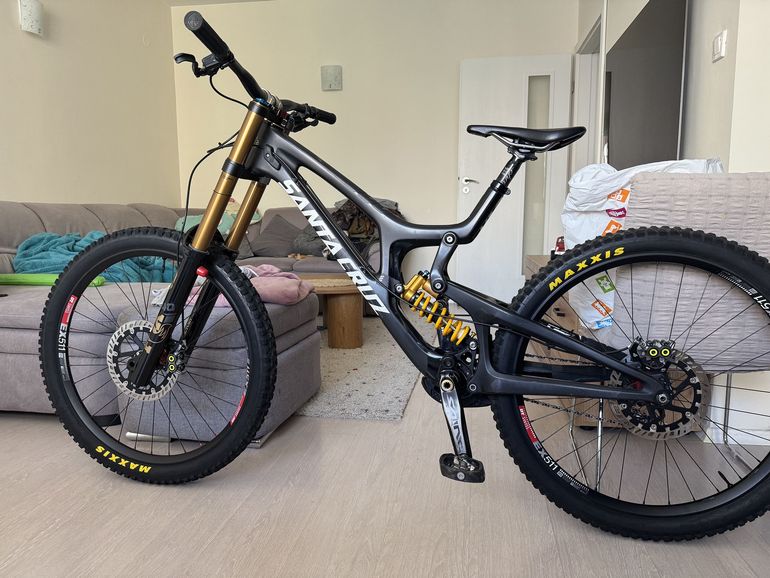 Used Santa Cruz V10 CC 2018 2018 Mountainbike, Black — image 11 of 12