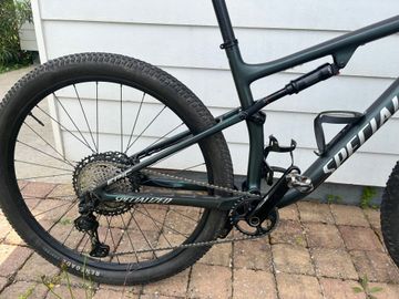 Used Specialized Epic Shimano Deore XT 2022 Mountainbike, Light Gray — image 3 of 5