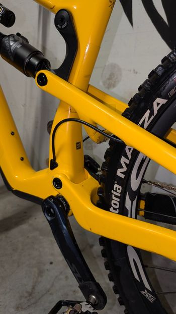 Used Nukeproof Mega 290 Carbon Elite 2022 2022 Mountainbike, Orange, 29 — image 15 of 18
