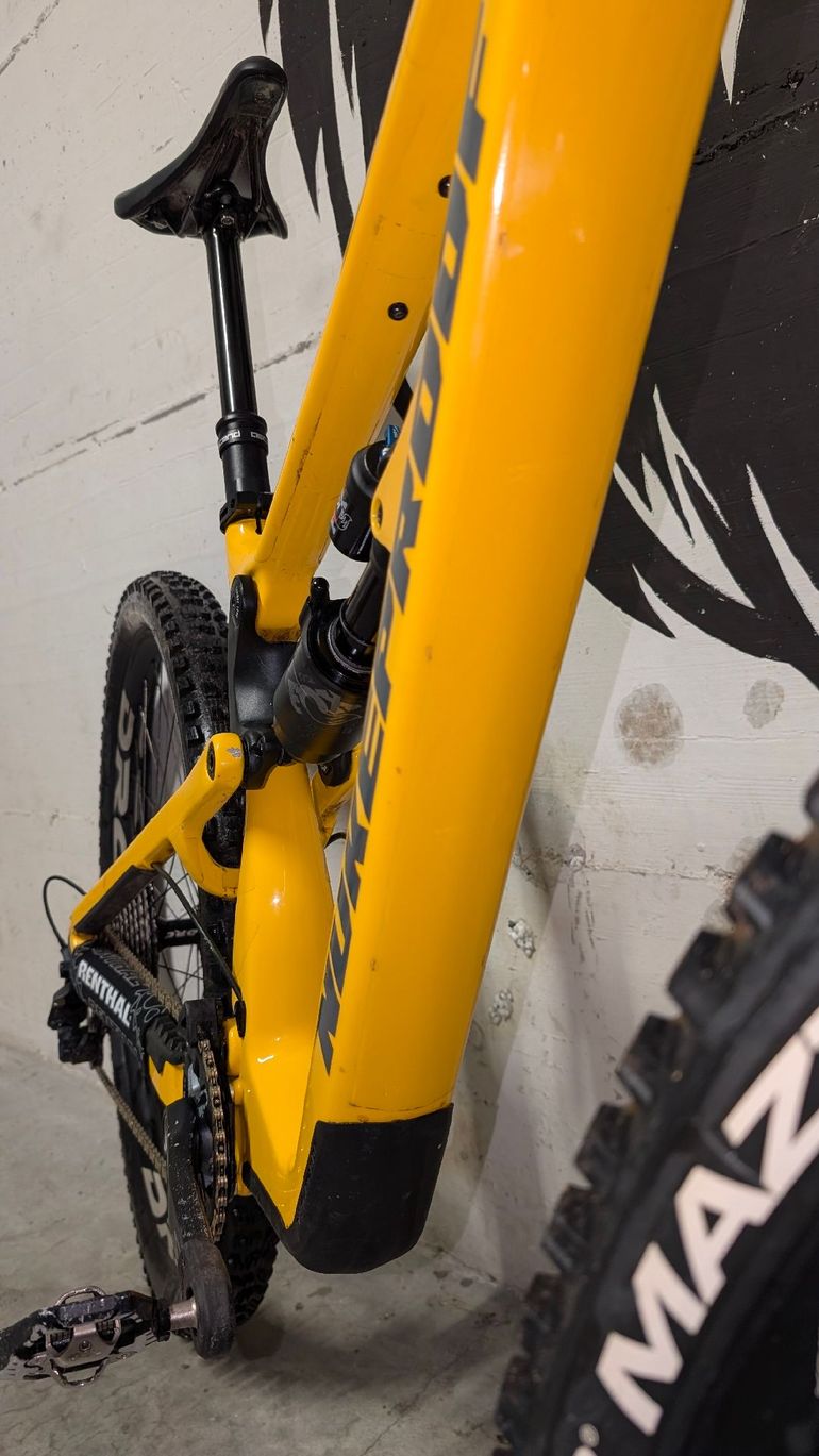 Used Nukeproof Mega 290 Carbon Elite 2022 2022 Mountainbike, Orange, 29 — image 17 of 18