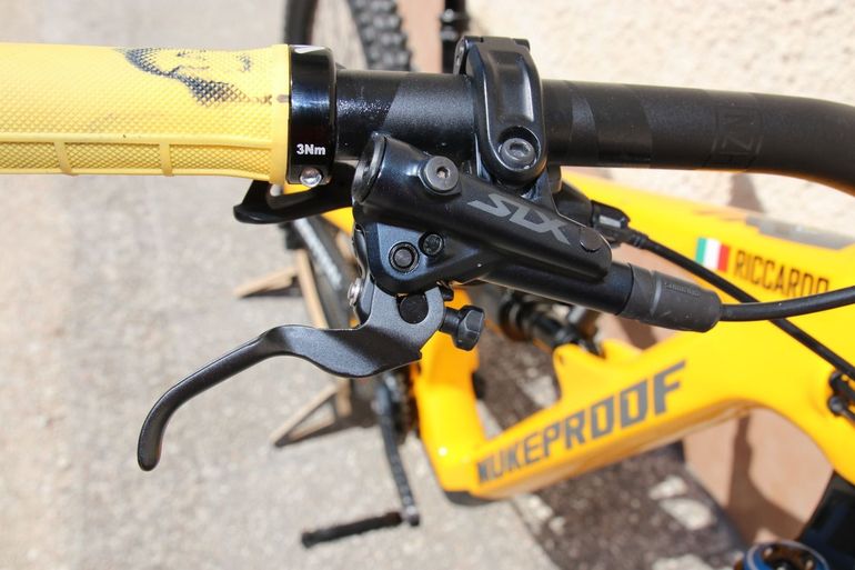 Used Nukeproof Mega 290 Carbon Elite 2022 2022 Mountainbike, Orange, 29 — image 10 of 18