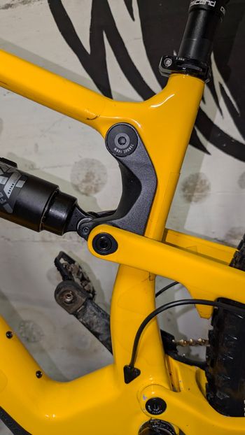Used Nukeproof Mega 290 Carbon Elite 2022 2022 Mountainbike, Orange, 29 — image 16 of 18